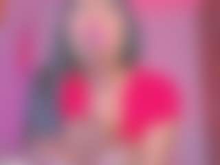 Live cam show with Oliviaa - Petite on live.xheat.ai