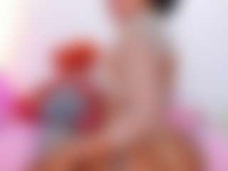 Live cam show with Heidy Wills - Brown Eyes Big Tits on Camsoda