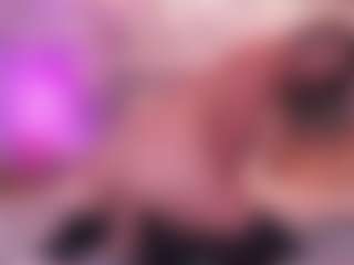 Live cam show with Joannee - Blonde Hair MILF on Big Tits