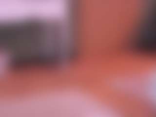 Joannee MILF webcam performer live streaming