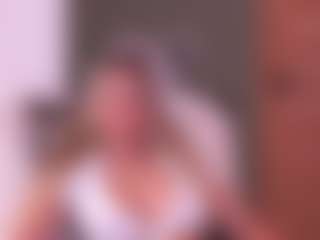 Live cam show with Joannee - Domination on Camsoda