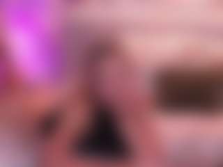 Live cam show with Joannee - Mature on Camsoda