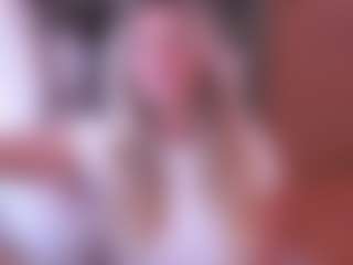 Live cam show with Joannee - Foot Fetish Blonde Hair on CamSodaAdn