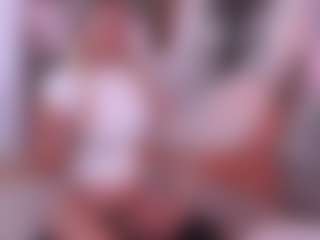 Live cam show with Joannee - Athletic MILF on xfollow cams