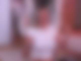 Live cam show with Joannee - Blonde Hair MILF on MyBangCams