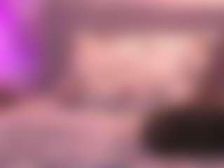 Live cam show with Joannee - Blonde Hair MILF on Camsoda
