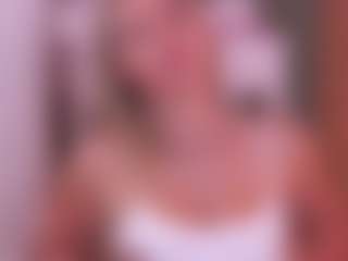 Live cam show with Joannee - Athletic MILF on sexylive.show