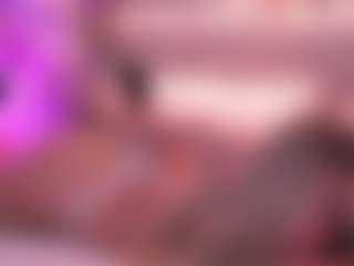 Joannee MILF webcam performer live streaming