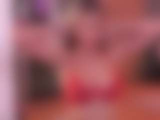 Joannee MILF webcam performer live streaming