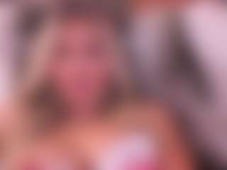 Live cam show with Joannee - Squirt MILF on Fit Hotties