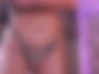 Live cam show with Joannee - Strip Mature on UwU Esports