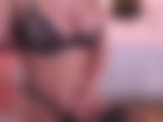 Live cam show with Joannee - Thin on Camsoda