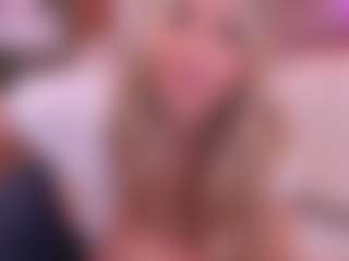 Live cam show with Joannee - Thin on TeamSkeetLive