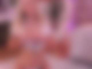 Live cam show with Joannee - Blue Eyes on TeamSkeetLive