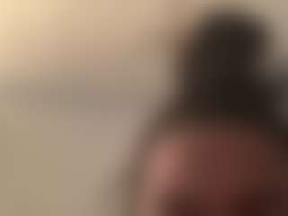 PrettyLightskin's Live Sex Cam Show