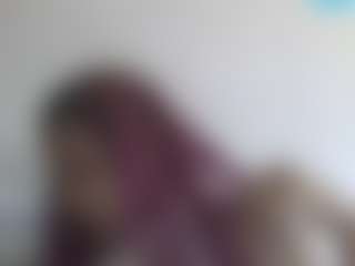 Live cam show with PrettyLightskin - Erotic Dance on SinfulBabes