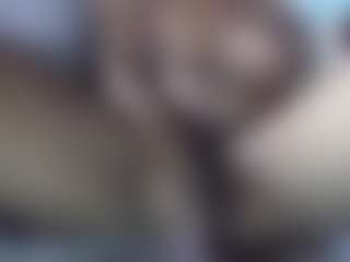 Live cam show with PrettyLightskin - Body Massage on AdultVida.com