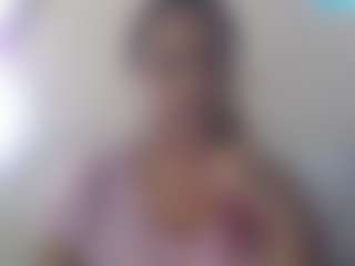 Live cam show with PrettyLightskin - Body Massage on boobsie.com