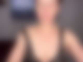 Live cam show with RachelBeauty - Upskirt on SmokeAndPoke