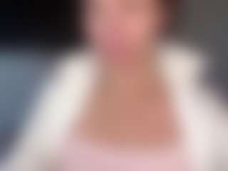 Live cam show with RachelBeauty - Living Room on intimatelivegirls.com