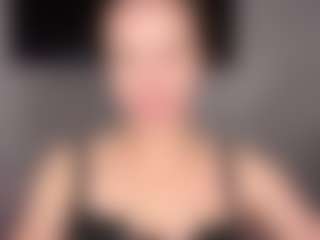 Live cam show with RachelBeauty - Living Room on CamSextacy