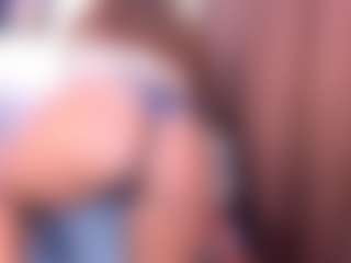 ashleylovexx's Live Sex Cam Show