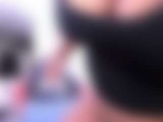 ashleylovexx's Live Sex Cam Show