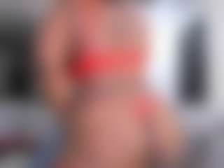 ashleylovexx MILF webcam performer live streaming