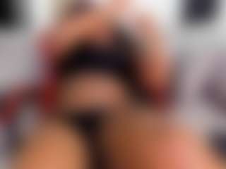 ashleylovexx's Live Sex Cam Show