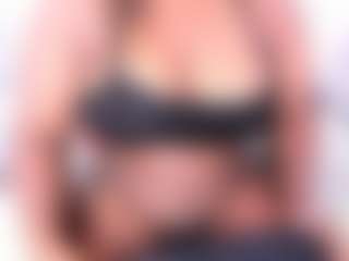 ashleylovexx's Live Sex Cam Show