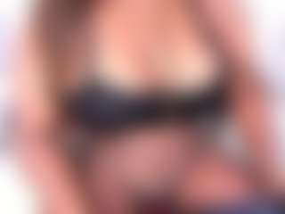 ashleylovexx's Live Sex Cam Show