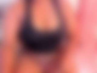 Live cam show with ashleylovexx - Shaved Pussy MILF on Camsoda