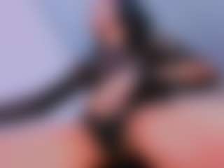 Live cam show with KeilaFerrer - Brown Eyes on Mixed Magazine Live