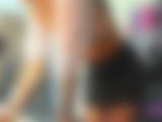 Live cam show with EvaNoelleX - Petite on Camsoda