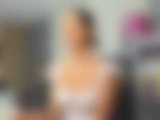 Live cam show with EvaNoelleX - Petite on Gym Cam Girls