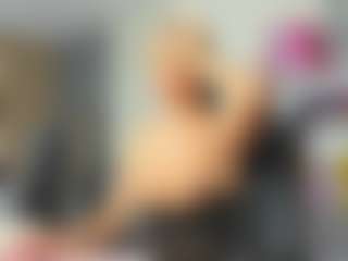 Live cam show with EvaNoelleX - Body Massage on studioflirtlive.com