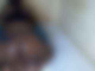 Live cam show with fancylulu - Black MILF on Dolls Live