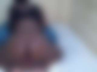 Live cam show with fancylulu - Black BBW on Camiplay Live
