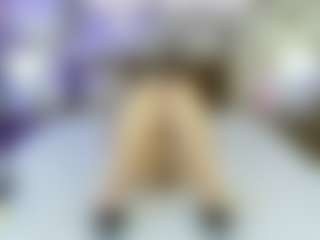 XLindaMilfX MILF webcam performer live streaming