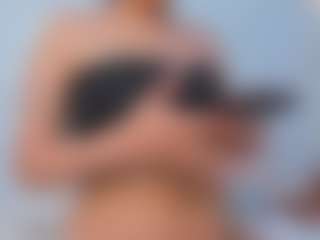 Live cam show with Zenda-Evans - Facial on crypto-cams
