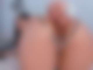 Live cam show with Zenda-Evans - Young Adult on Strip Flash - Live Sex Shows