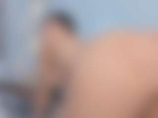 Live cam show with Zenda-Evans - Red Hair Squirt on Milfs Live