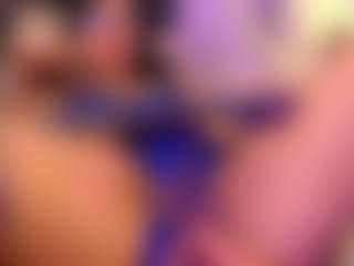 Live cam show with Milan - Brown Hair on Latina Girls