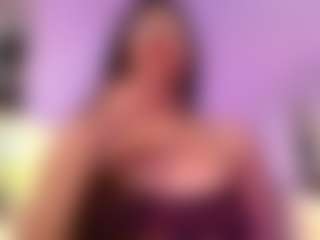 Live cam show with Milan - Nipple Piercings on Stripli.com