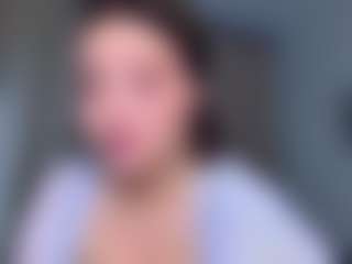 KylieLips's Live Sex Cam Show