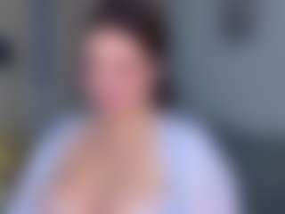 KylieLips's Live Sex Cam Show