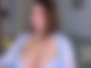 KylieLips's Live Sex Cam Show