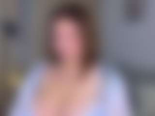 KylieLips's Live Sex Cam Show