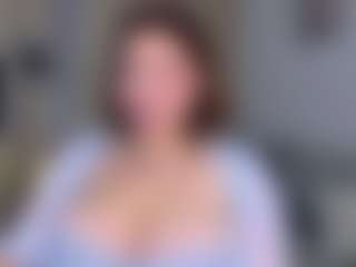 KylieLips's Live Sex Cam Show