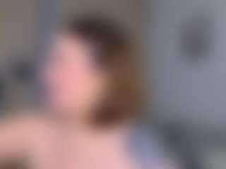 KylieLips's Live Sex Cam Show